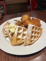 Fried Chicken & Waffle